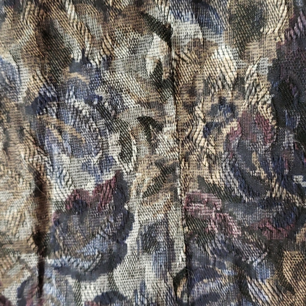 Vest - Picture 2 of 4